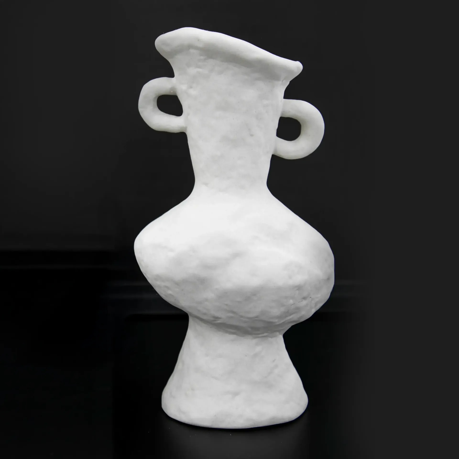 [AP20] Artistic vase from AM Gallery /مزهرية فنية من اي ام غالوري
